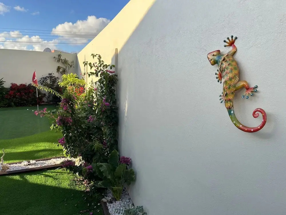 3 Bedroom Villa in Pos Chiquito Sun and Fun 5 Minute Walk to Beach