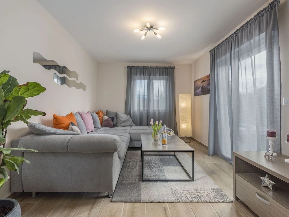 Charming Villa Frontera in Nova Vas With Private Pool for 7 People