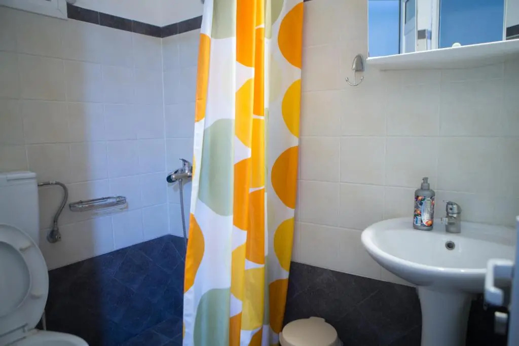 Avgi