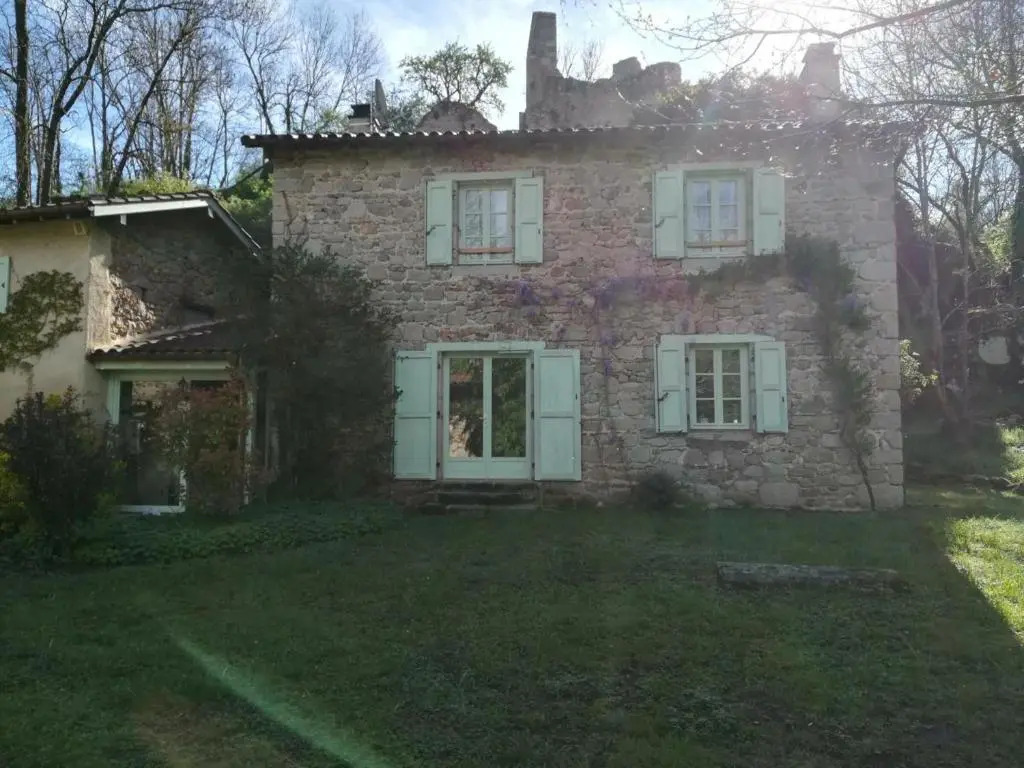 Gîte indépendant 8p, cheminée, animaux acceptés, nature paisible - FR-1-496-10