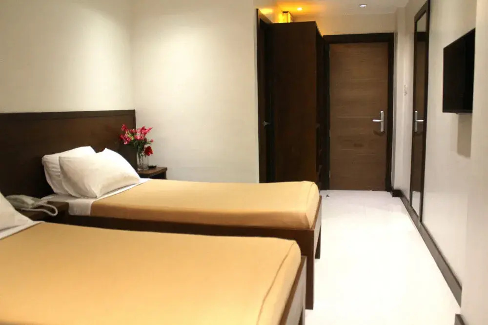 OYO 125 West Makati Hotel