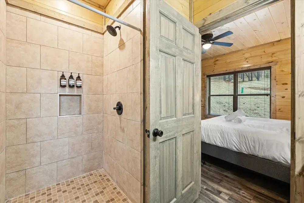 Brand NEW - 8br/6bath Mansion SWD Cabin With Indoor Pool, Hot Tub, & Arcade Room!