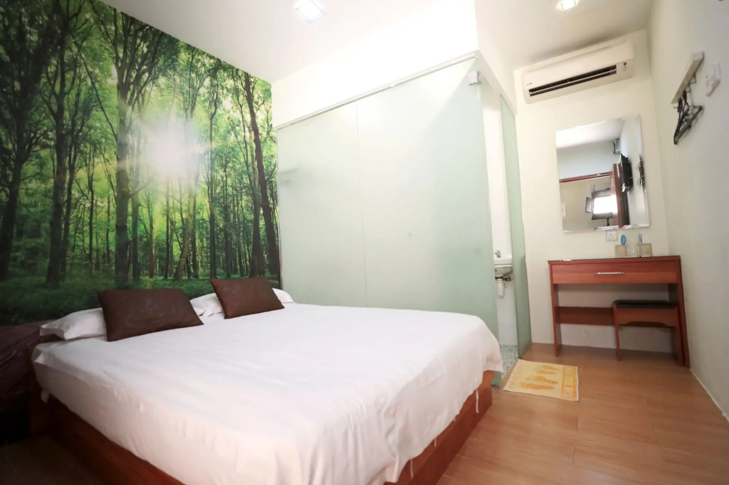 Rain Forest Hotel