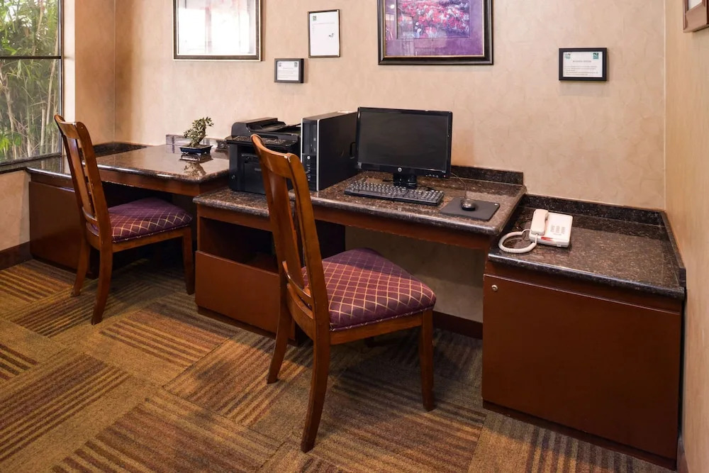 Quality Inn & Suites