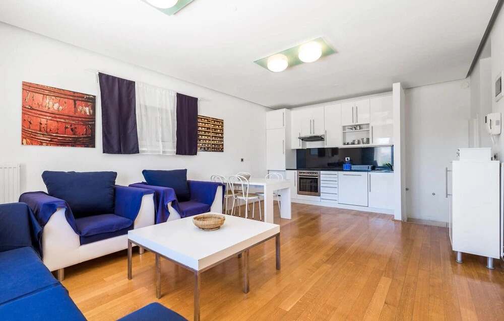 5 Bedroom Awesome Home In Pag