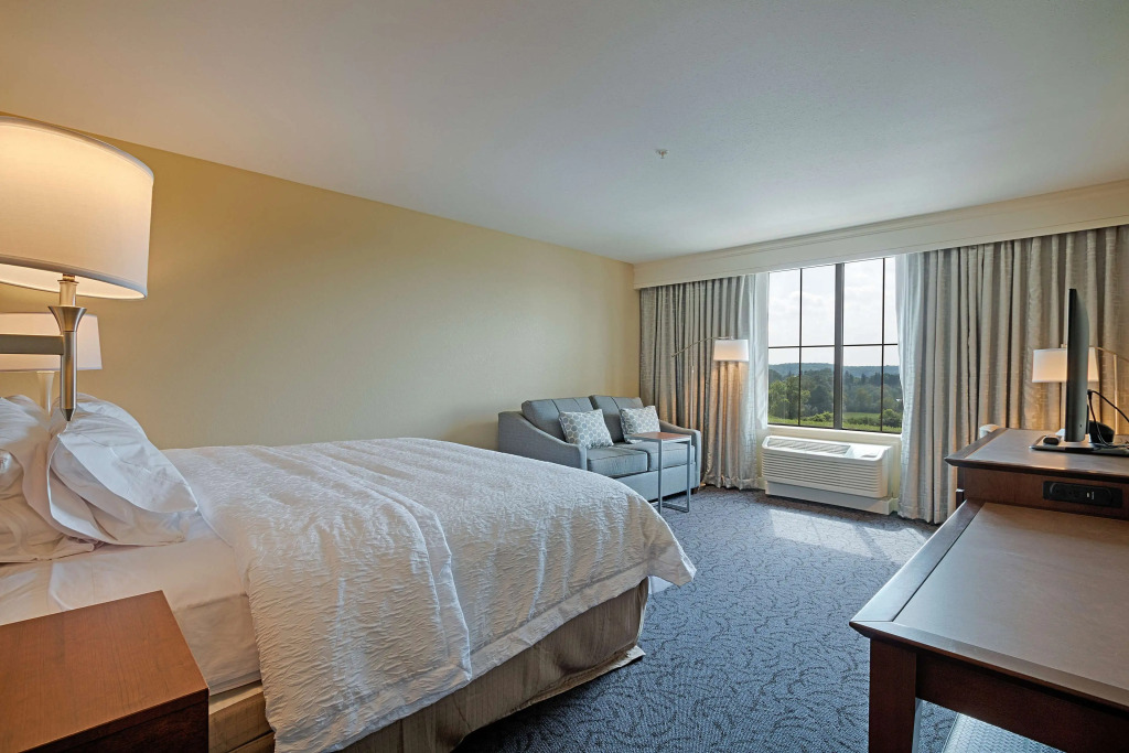 Hampton Inn & Suites Cazenovia, NY