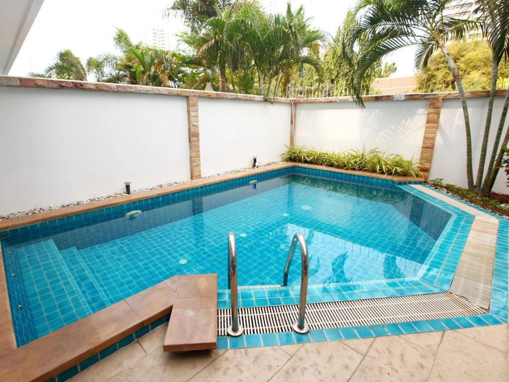 Hidden Palm Pool Villas
