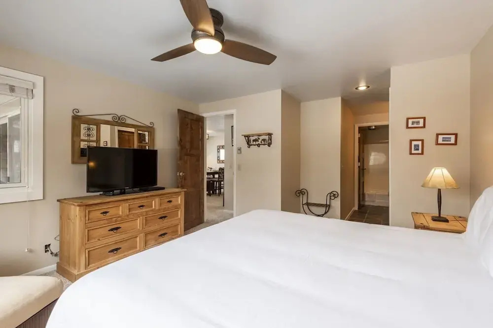Snow Flower 113 2 Bedroom Condo by RedAwning