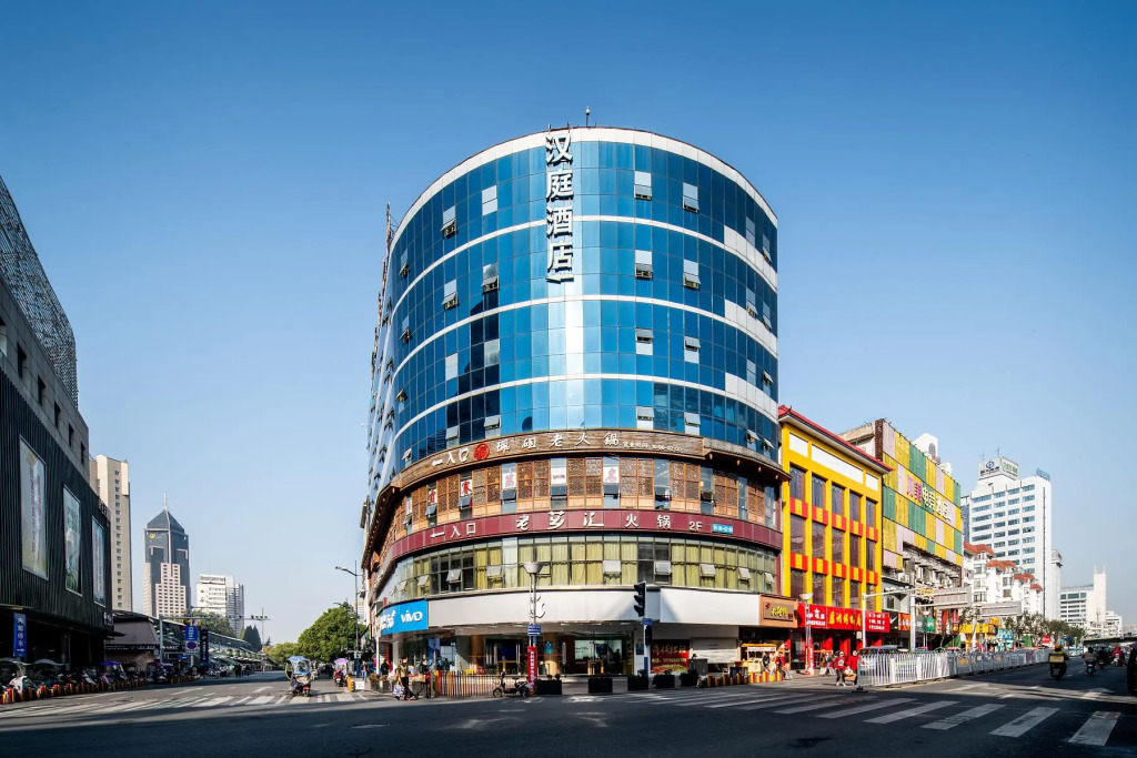 Xiao · ISVARA Designer Hotel (Huaihe Road Pedestrian Street)