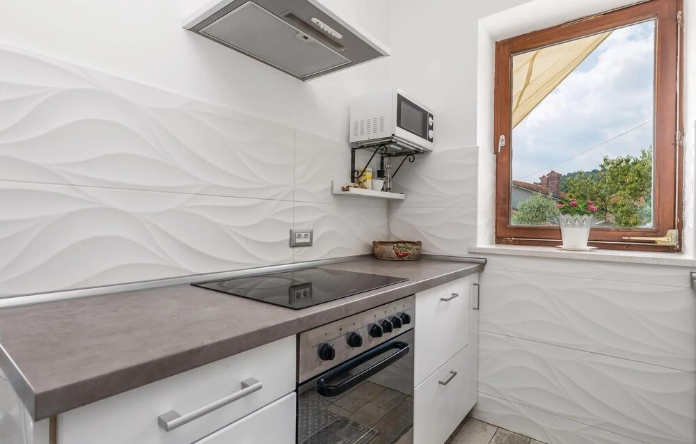 Awesome Home in Matulji with Hot Tub, WiFi & 2 Bedrooms
