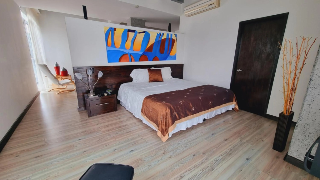 Hotel Habitat Suite