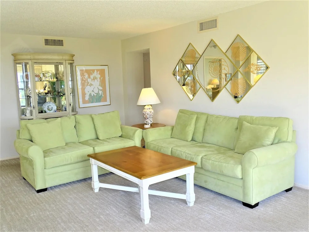 Gulf And Bay Club- B301 Updated End Unit! 2 Bedroom Condo