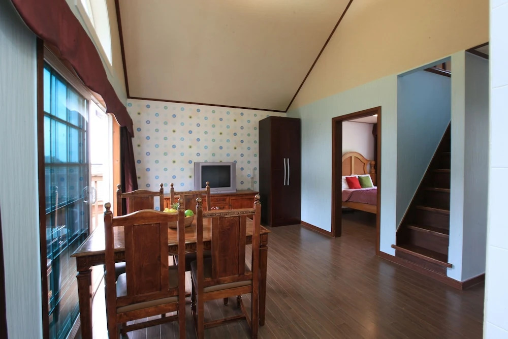 Mayfair Rigel Pension