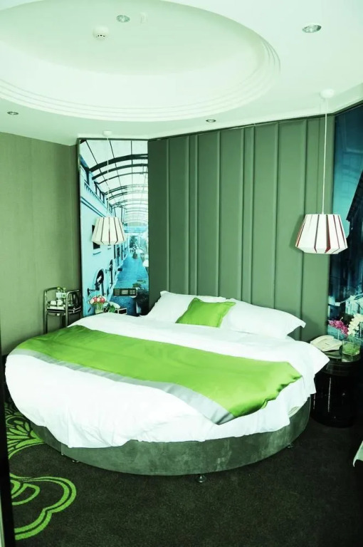 Carnival Fashion Hotel
