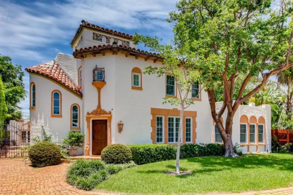 Villa Blanca - Saltwater Serenity in a Classic Mediterranean Revival Villa