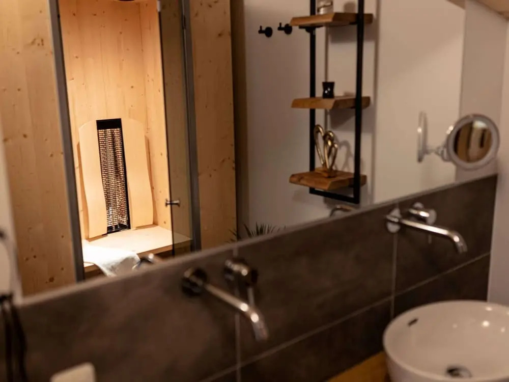 Apartment With Infrared Sauna