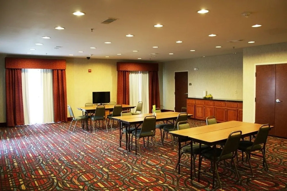 Holiday Inn Express Hotel & Suites Lonoke I-40 by IHG