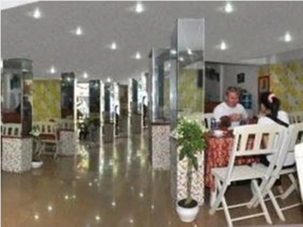Vong Canh Hotel