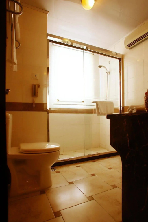 HuaJun Suite Hotel