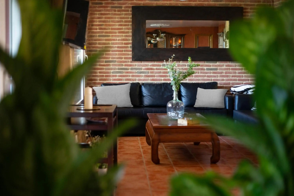9 Bedroom 5 Star Luxury Villa & Heated Pool for 5 to 28 Guests near Alicante