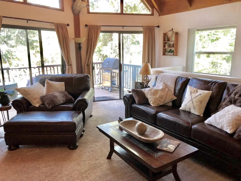 Moonridge Treetop Retreat