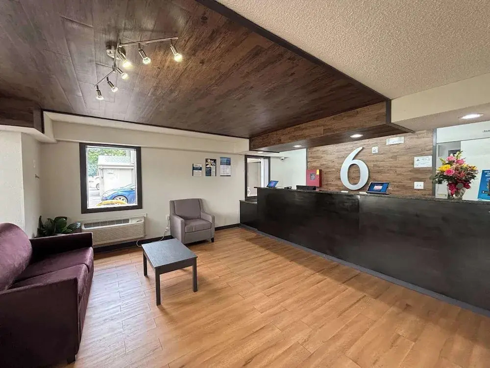 Studio 6 Suites Charlotte, NC Northlake