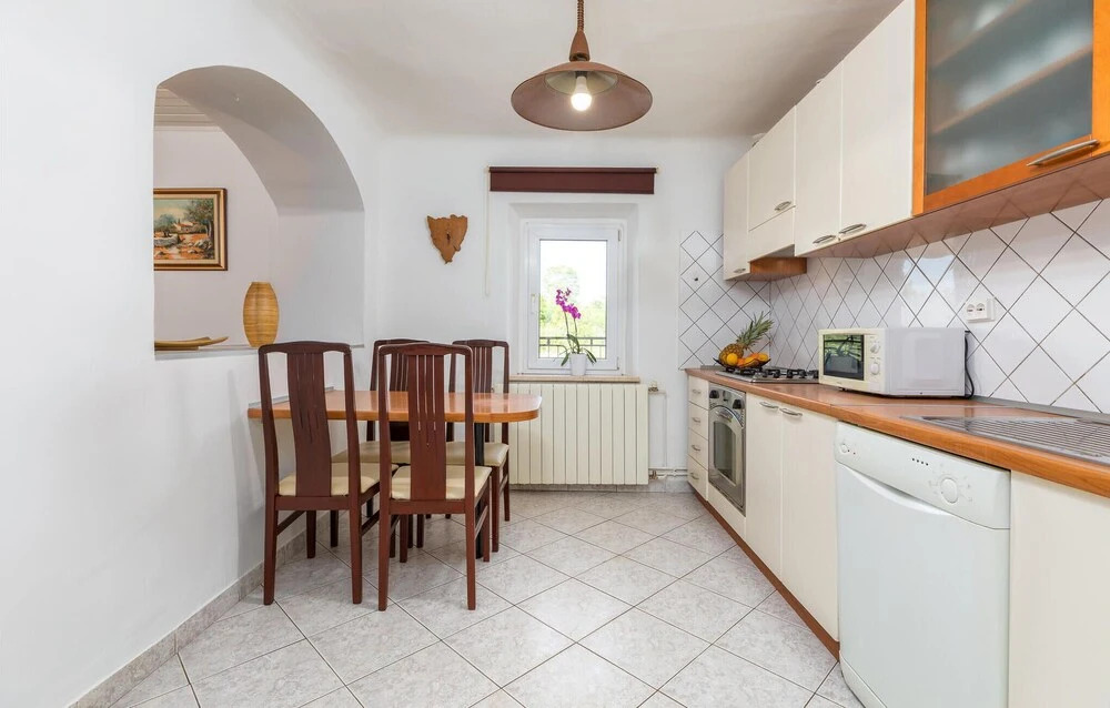 Nice Home in Vodnjan With Wifi and 2 Bedrooms