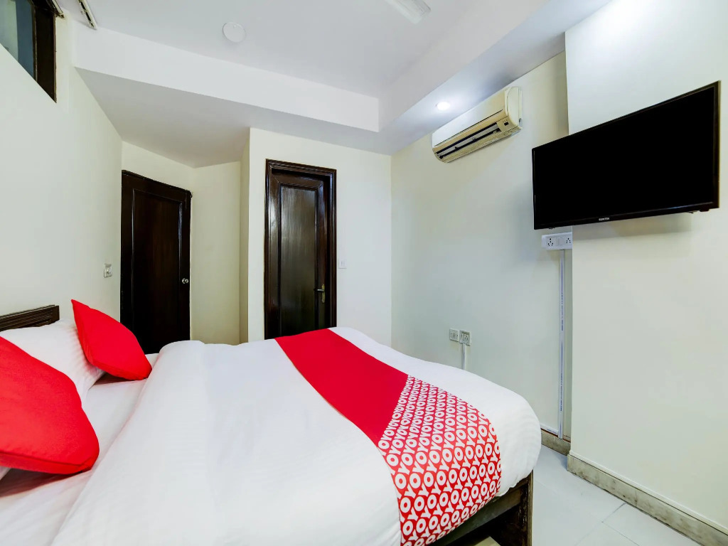 OYO 27979 Krishna Residency
