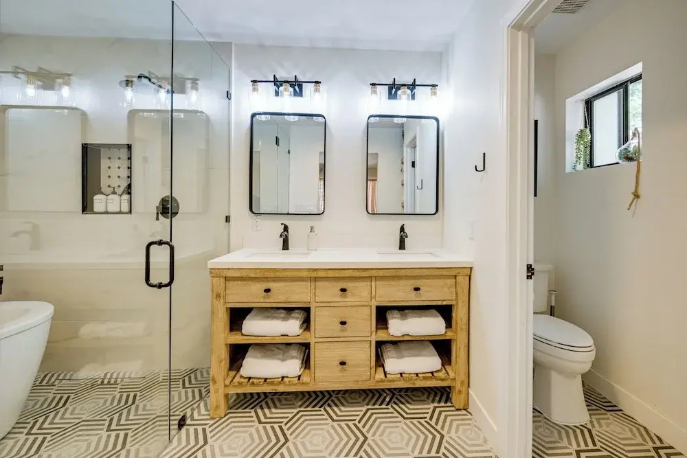 Stylish Flagstaff Hideaway w/ Hot Tub & Fire Pit!
