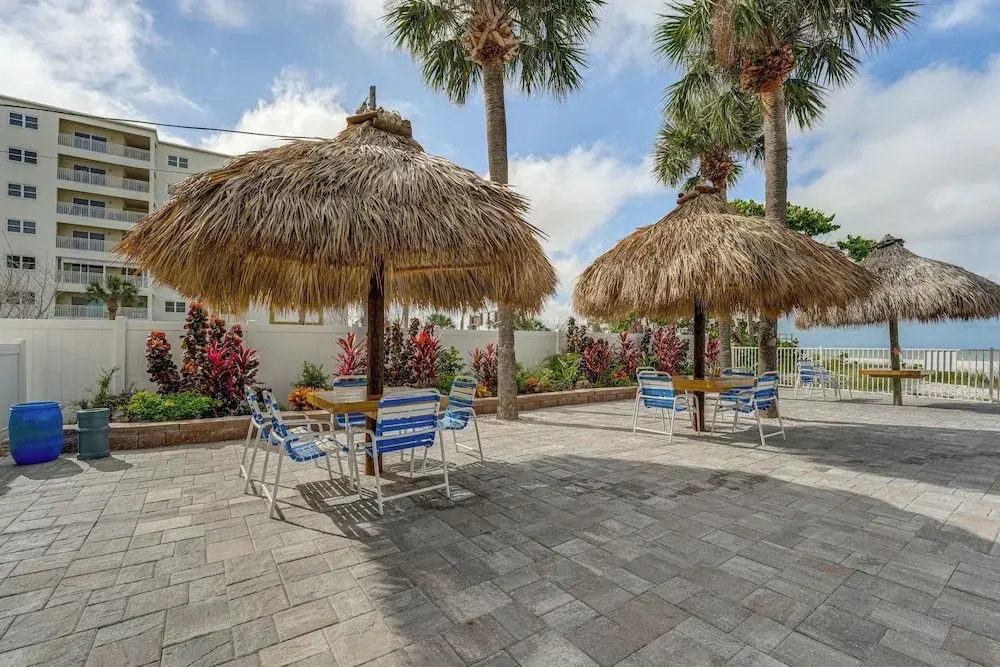 Beachfront Condo w/ Pool in Redington Shores