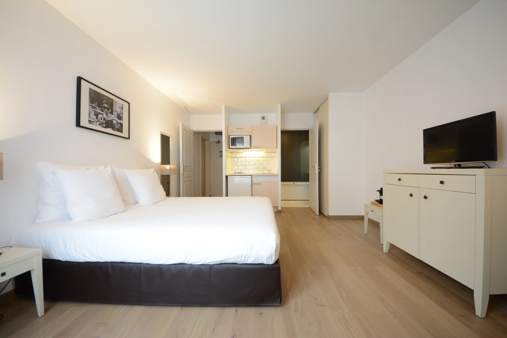 Hotel Cerise Chatou