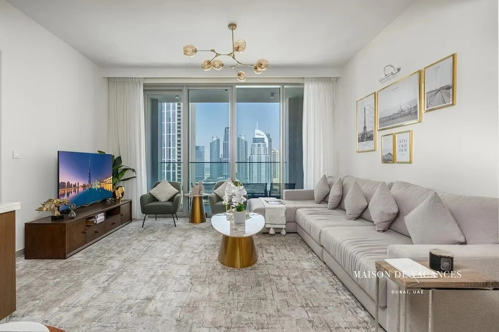 Three Bedroom in Downtown With Burj Khalifa View