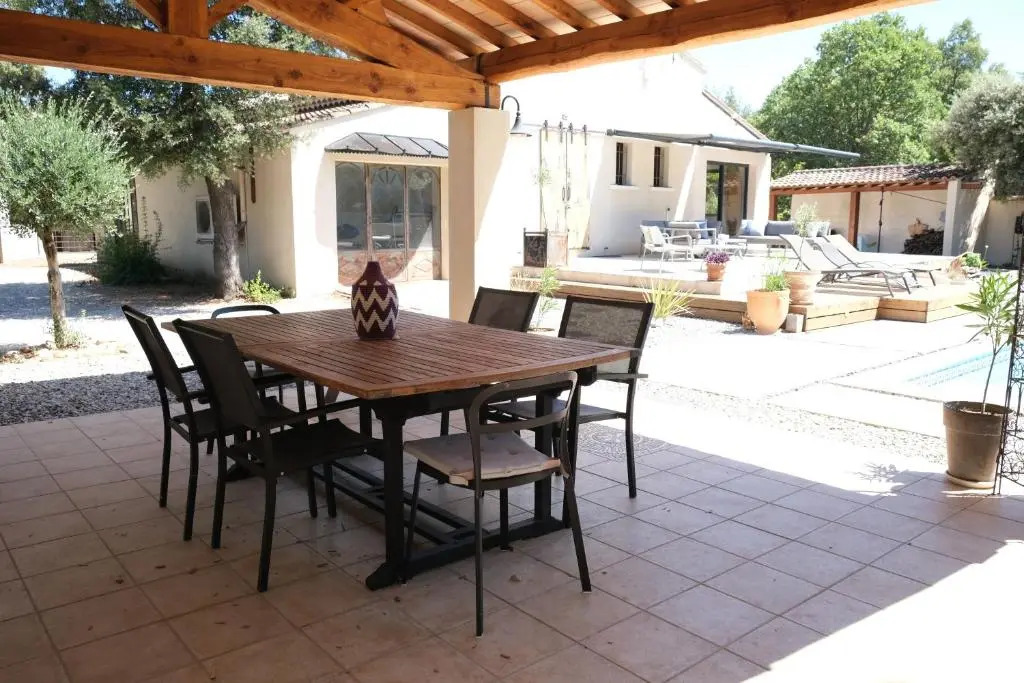 LS4-349 Jolie maison de vacances avec piscine privée au pied du VENTOUX, à Pernes les Fontaines – 10 per