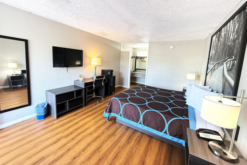 Super 8 by Wyndham Hardeeville - Savannah North