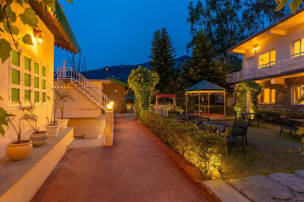 Maati Resort by The Lake Hill