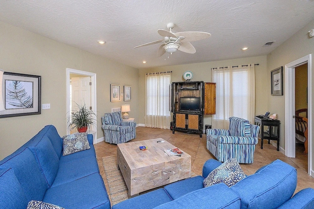 New Listing! Points Of View , Steps To Beach 6 Bedroom Home