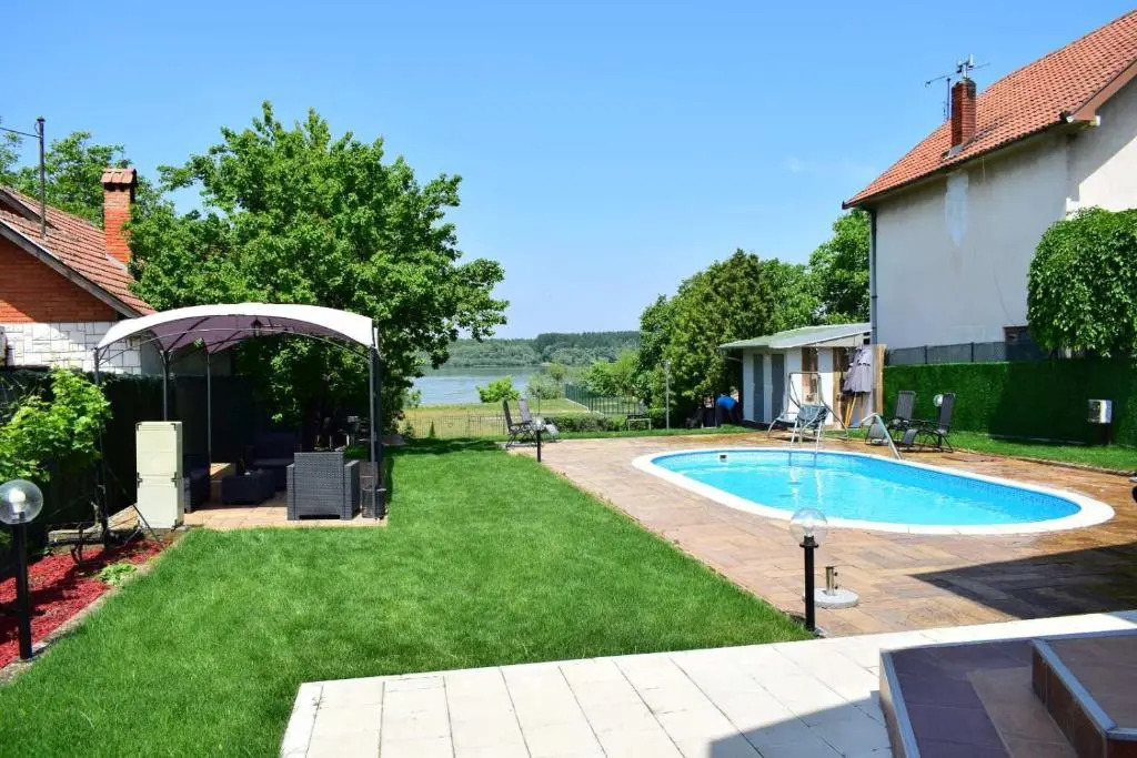 Vila Mila Riverside Apartments