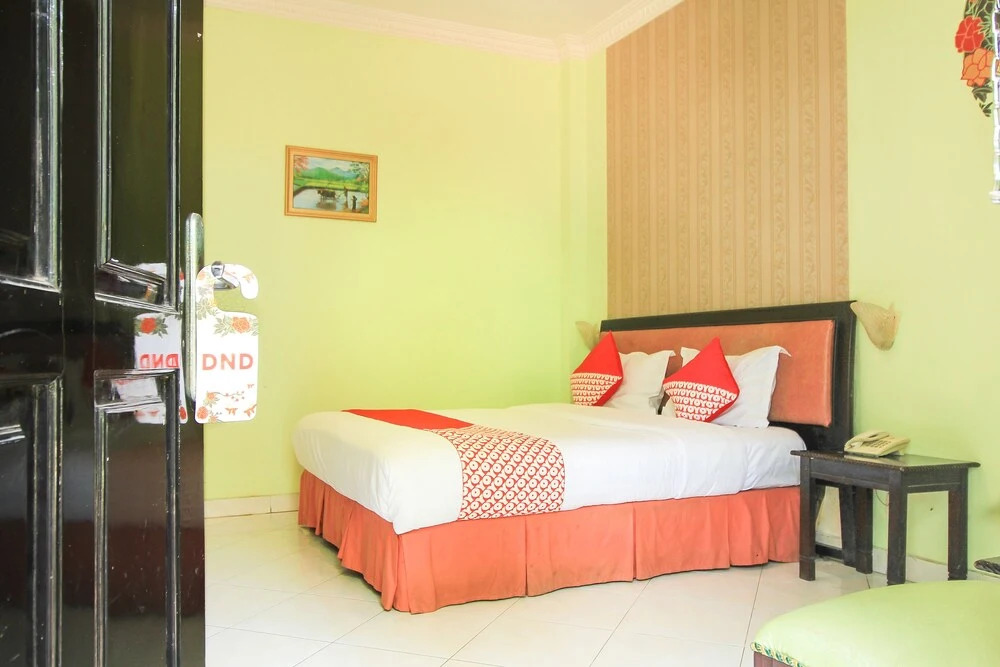 OYO 233 Hotel Global Inn