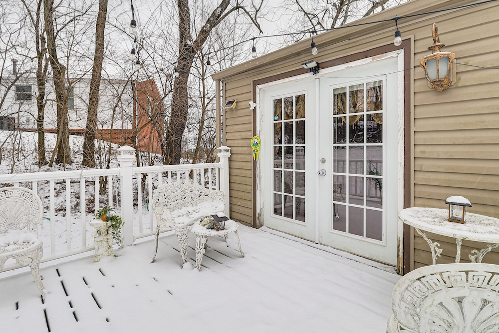 Remote-work Ready: Family Home Near Pittsburgh