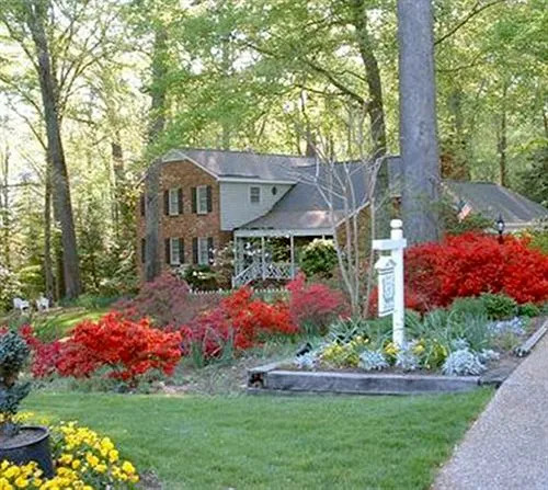 Colonial Gardens B & B