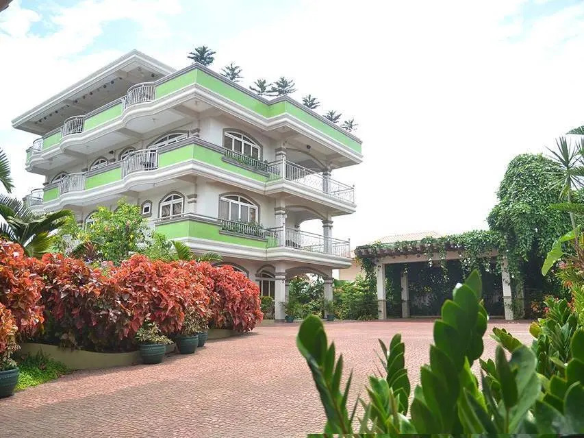 Renz Villa Hotel