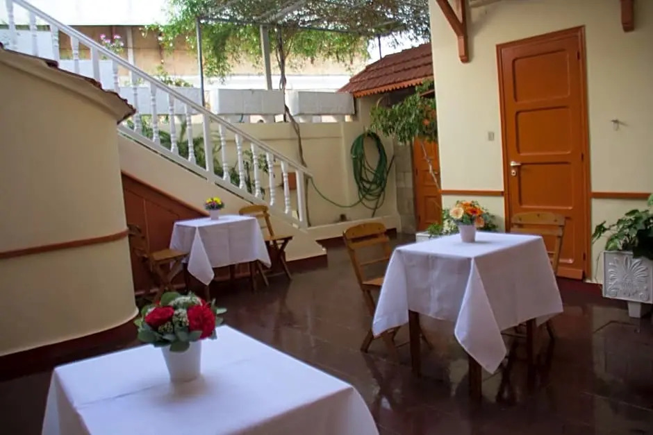 Medieval Rose Hotel