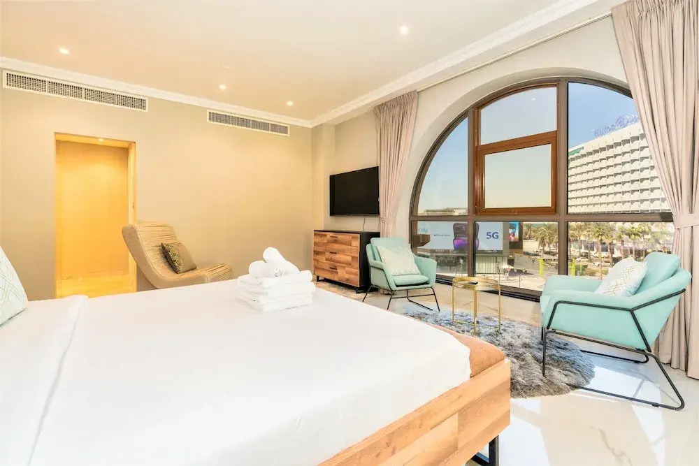 Luxurious 5 Bedroom Duplex with terrace & sea view