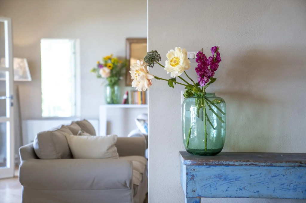 Bianca la Luna boasts a spectacular panoramic view of Lake Trasimeno, elegant interiors with light c-Bianca la Luna