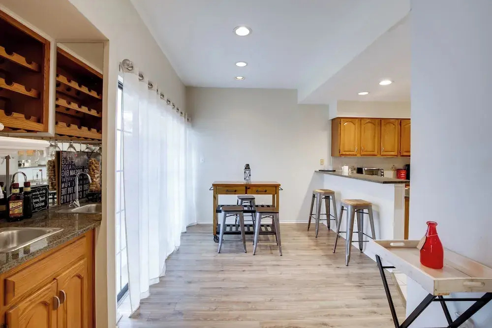 Comfortable Dallas Condo Close to Attractions