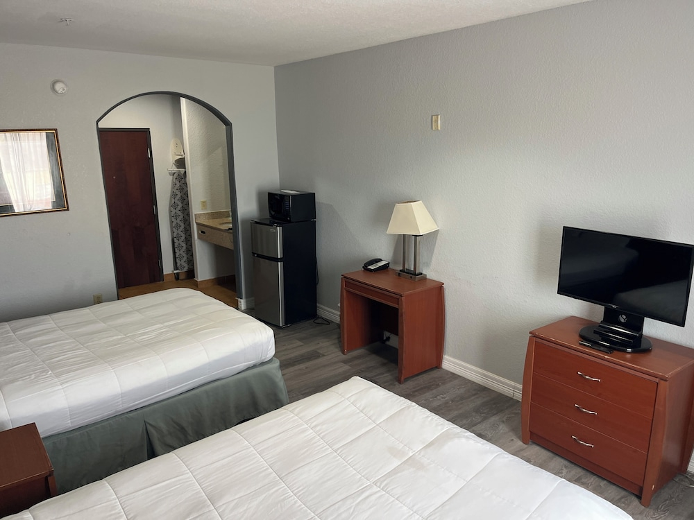 Suburban Studios Clute - Lake Jackson