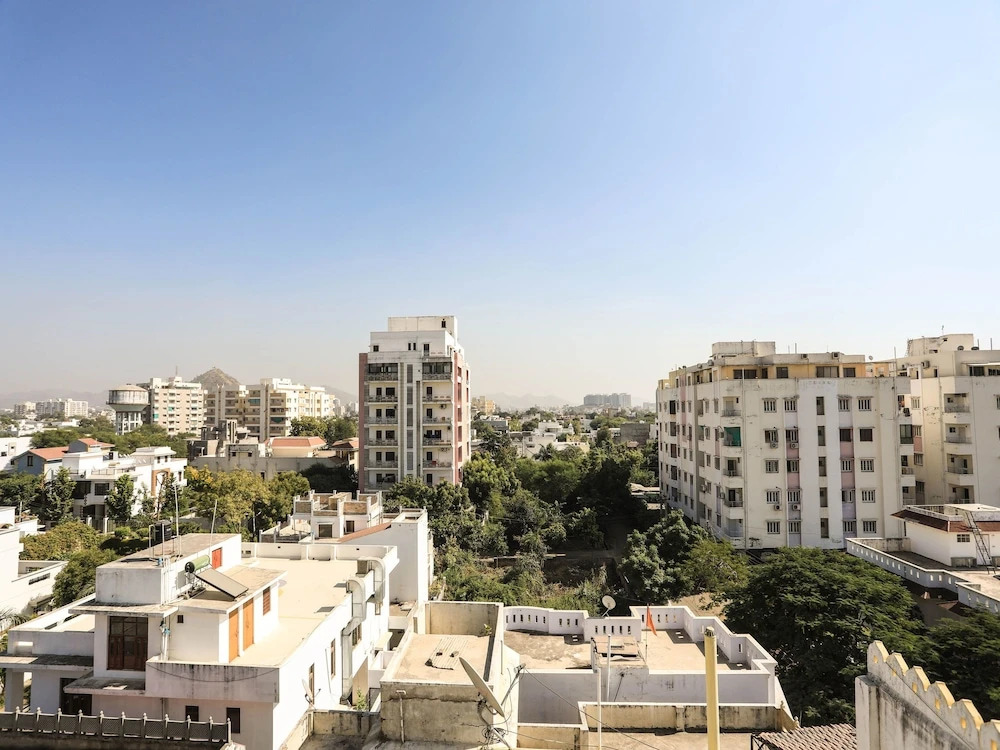 OYO 9760 Home Tej Vilas Near Celebration Mall