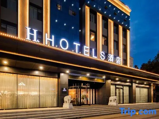 H Hotel