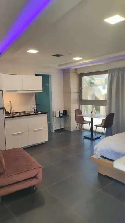 Summertime Signature Suites