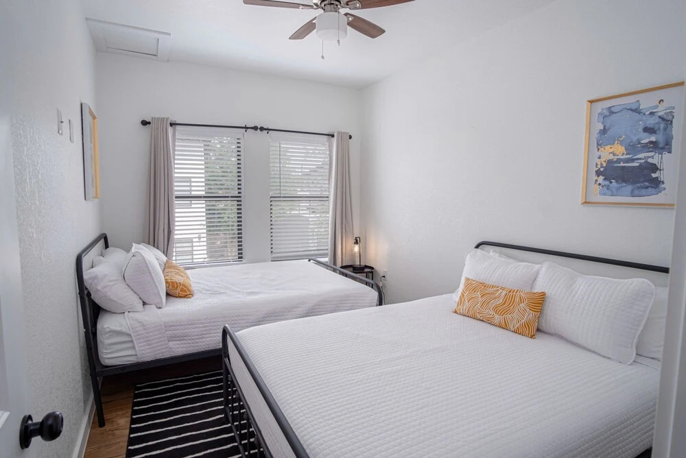 Elevate Your Stay at 3br/2.5ba Downtown Gem!